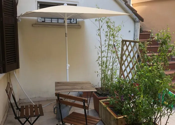 La Casa Nel Cortile * Rome